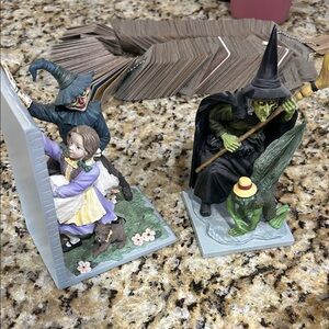 The Bradford Exchange Wizard of Oz book holders Figurines - Green and Black